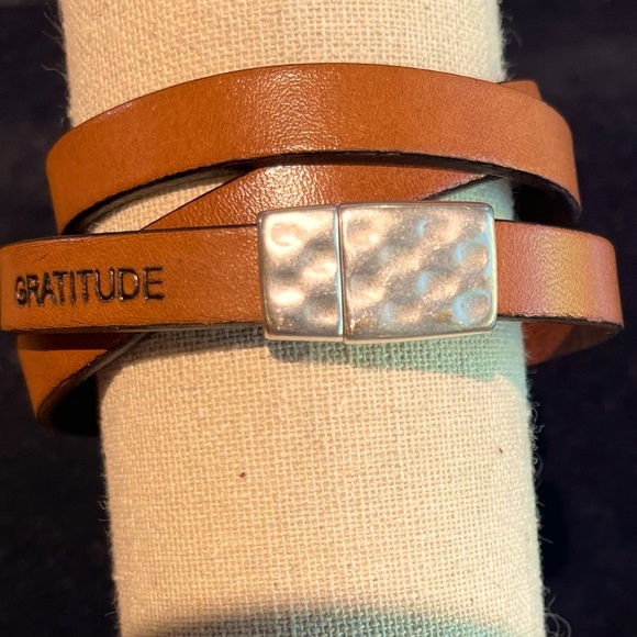 Leather Wrap Bracelet w/ Gratitude NEW - Picture 1 of 4